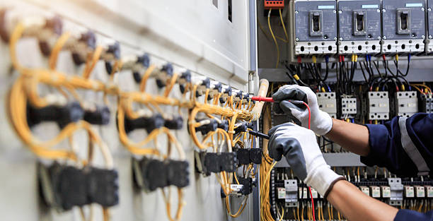 Professional Electrician technician working in Woodbury, TN